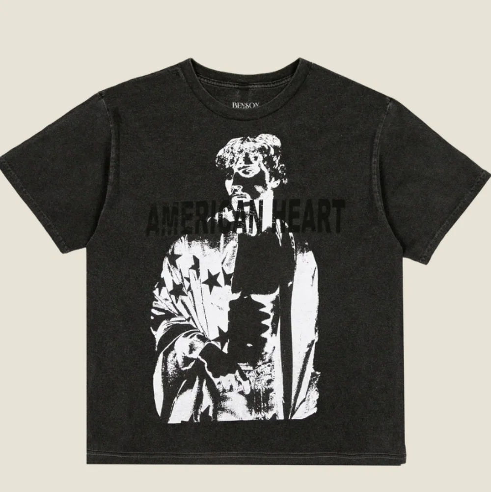 Benson Boone Portrait Tee Graphic T-Shirt Large Crop